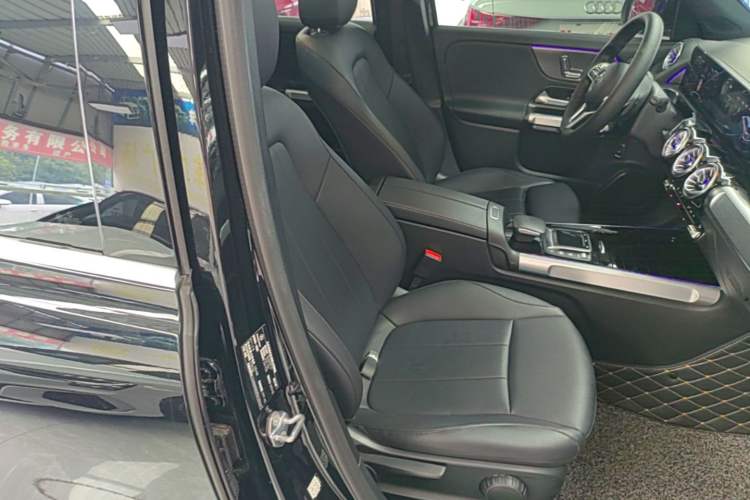 Used Mercedes-Benz GLB 2023 GLB 220 Sport Edition Right Front Seat