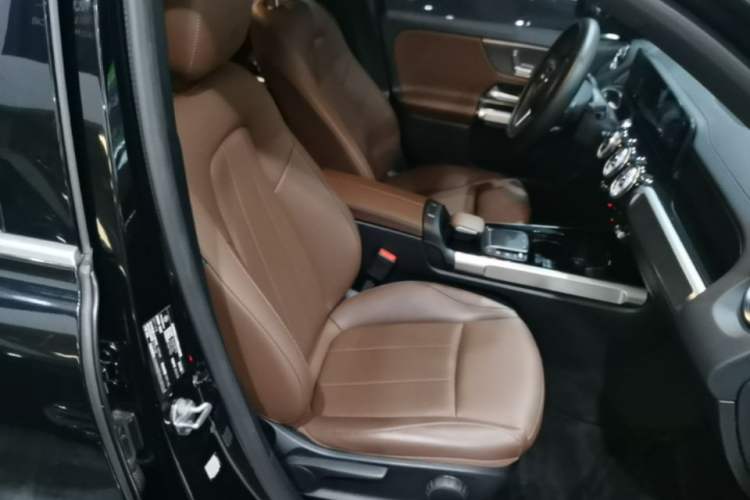 Used Mercedes-Benz GLB 2023 GLB 220 Sport Edition Right Front Seat