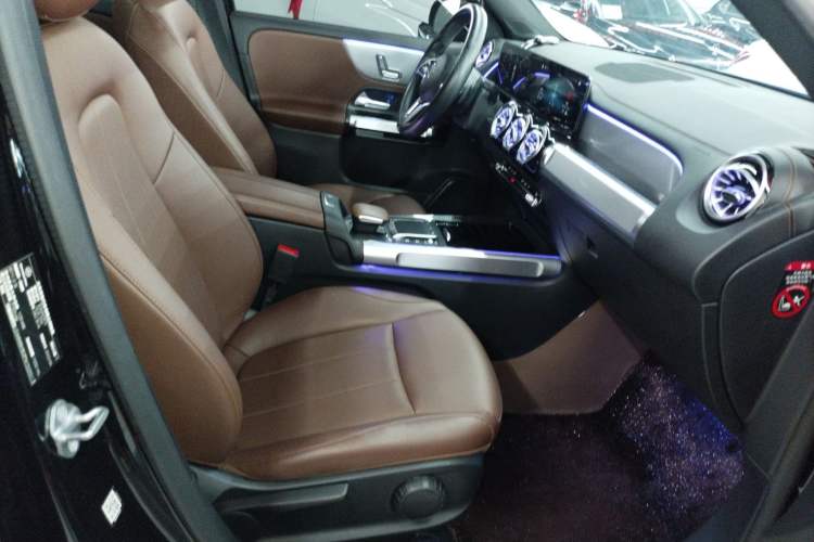 Used Mercedes-Benz GLB 2023 Refreshed GLB 200 Dynamic Edition Right Front Seat