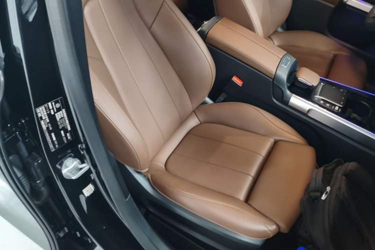 Used Mercedes-Benz GLB 2023 GLB 220 Fashion Model Right Front Seat