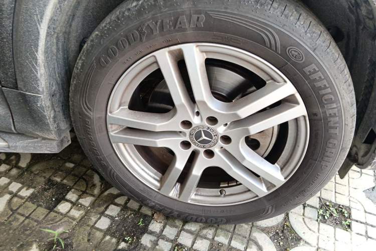 Used Mercedes-Benz GLB 2023 GLB 220 Sport Edition Right Front Wheel Hub