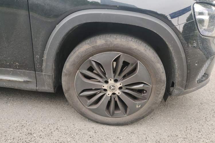 Used Mercedes-Benz GLB 2023 GLB 220 Fashion Model Right Front Wheel Hub