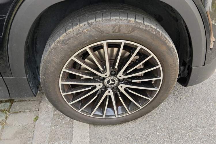 Used Mercedes-Benz GLB 2023 GLB 220 Fashion Model Right Front Wheel Hub