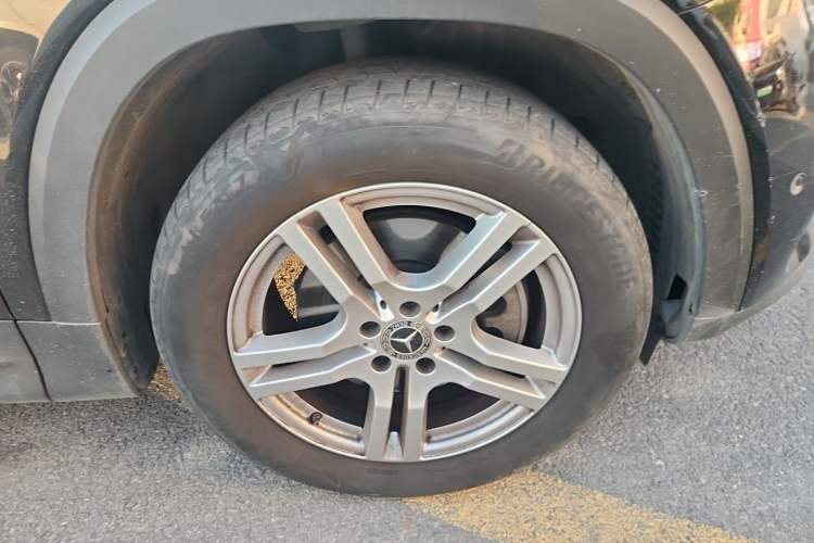 Used Mercedes-Benz GLB 2023 GLB 220 Sport Edition Right Front Wheel Hub