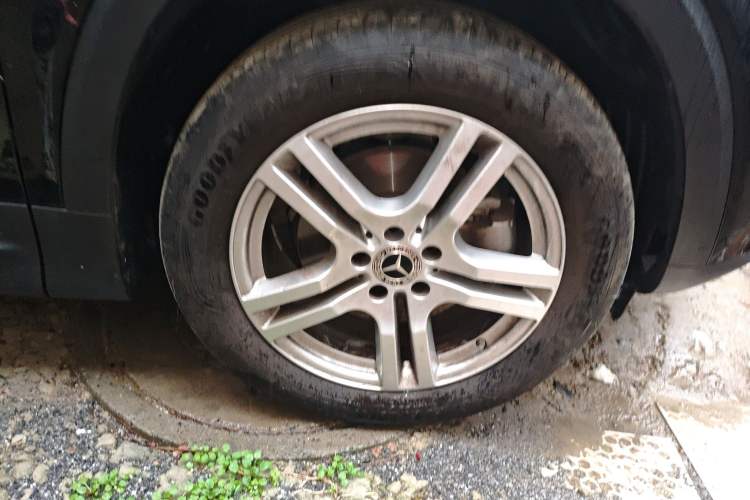 Used Mercedes-Benz GLB 2023 GLB 200 Dynamic Edition Right Front Wheel Hub