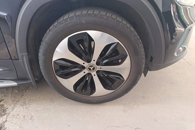 Used Mercedes-Benz GLB 2023 GLB 220 Fashion Model Right Front Wheel Hub