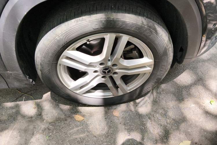 Used Mercedes-Benz GLB 2023 GLB 220 Sport Edition Right Front Wheel Hub