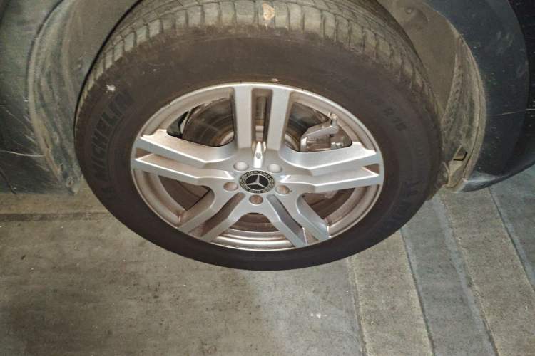 Used Mercedes-Benz GLB 2023 GLB 220 Sport Edition Right Front Wheel Hub