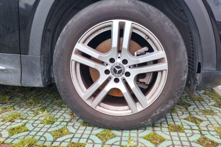 Used Mercedes-Benz GLB 2023 GLB 220 Sport Edition Right Front Wheel Hub