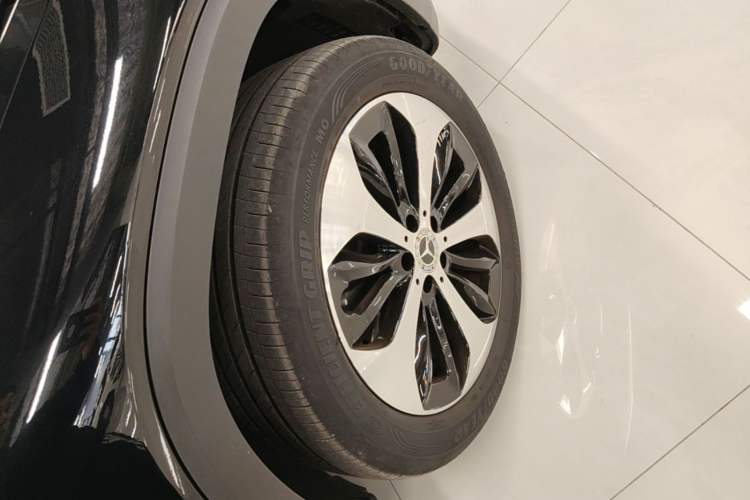Used Mercedes-Benz GLB 2023 GLB 220 Fashion Model Right Front Wheel Hub