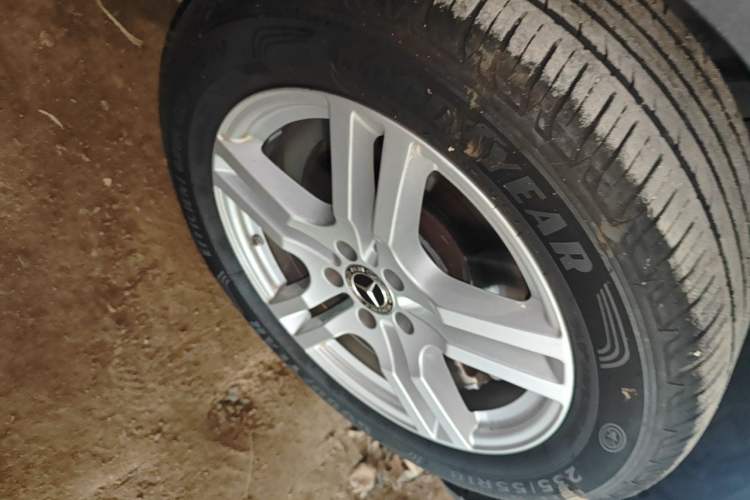 Used Mercedes-Benz GLB 2023 GLB 220 Sport Edition Right Front Wheel Hub