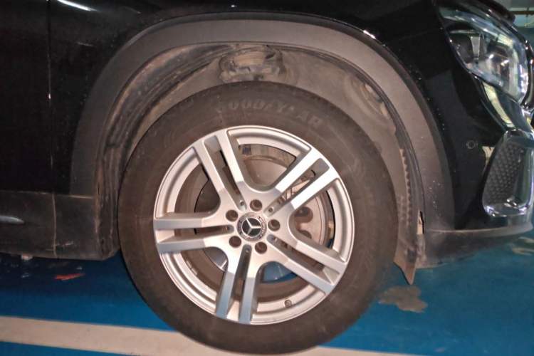 Used Mercedes-Benz GLB 2023 GLB 220 Sport Edition Right Front Wheel Hub