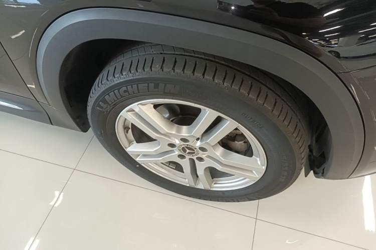 Used Mercedes-Benz GLB 2023 GLB 200 Dynamic Edition Right Front Wheel Hub