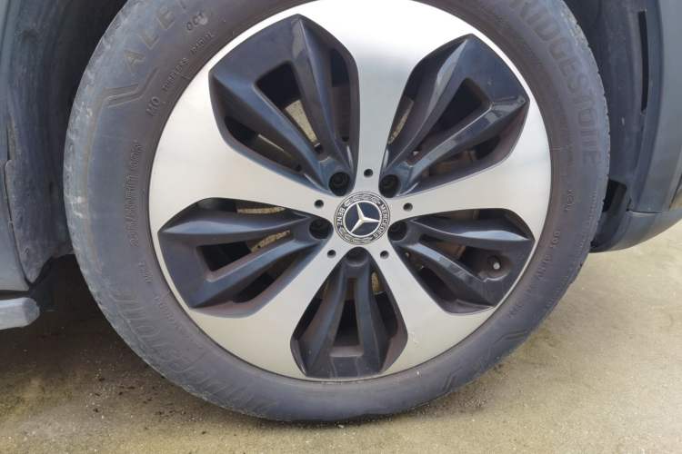 Used Mercedes-Benz GLB 2023 GLB 220 Fashion Model Right Front Wheel Hub