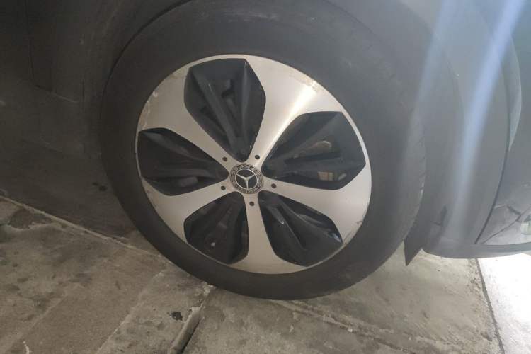 Used Mercedes-Benz GLB 2023 GLB 220 Fashion Model Right Front Wheel Hub