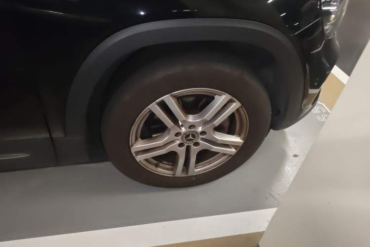 Used Mercedes-Benz GLB 2023 GLB 200 Fashion Model Right Front Wheel Hub