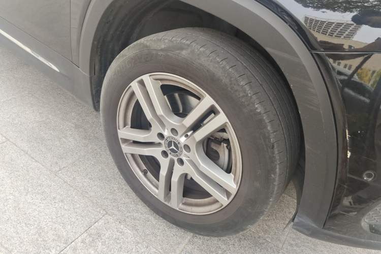 Used Mercedes-Benz GLB 2023 GLB 220 Sport Edition Right Front Wheel Hub