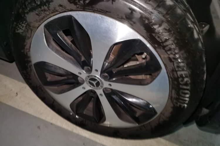 Used Mercedes-Benz GLB 2023 GLB 220 4MATIC Right Front Wheel Hub