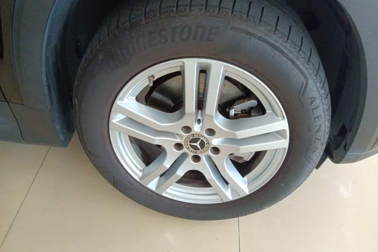 Used Mercedes-Benz GLB 2023 GLB 220 Sport Edition Right Front Wheel Hub