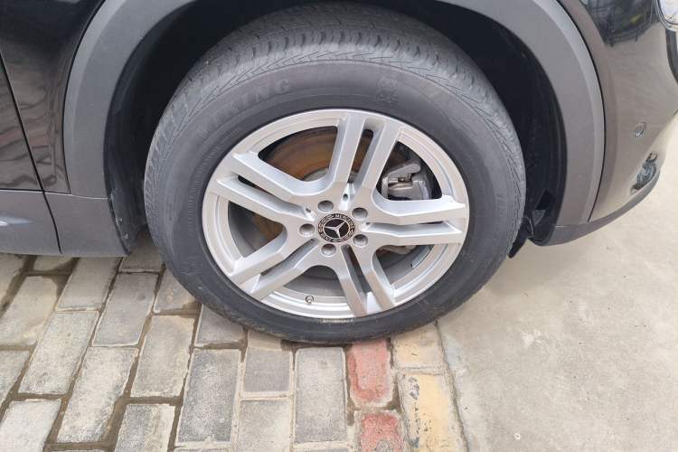 Used Mercedes-Benz GLB 2023 GLB 220 Sport Edition Right Front Wheel Hub