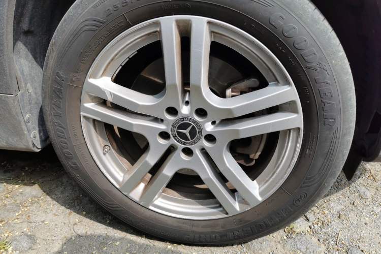 Used Mercedes-Benz GLB 2023 GLB 220 Sport Edition Right Front Wheel Hub