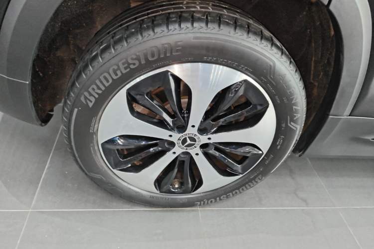 Used Mercedes-Benz GLB 2023 GLB 220 4MATIC Right Rear Wheel Hub
