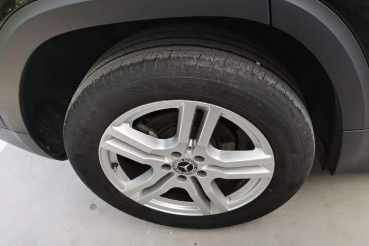 Used Mercedes-Benz GLB 2023 GLB 220 Sport Edition Right Rear Wheel Hub