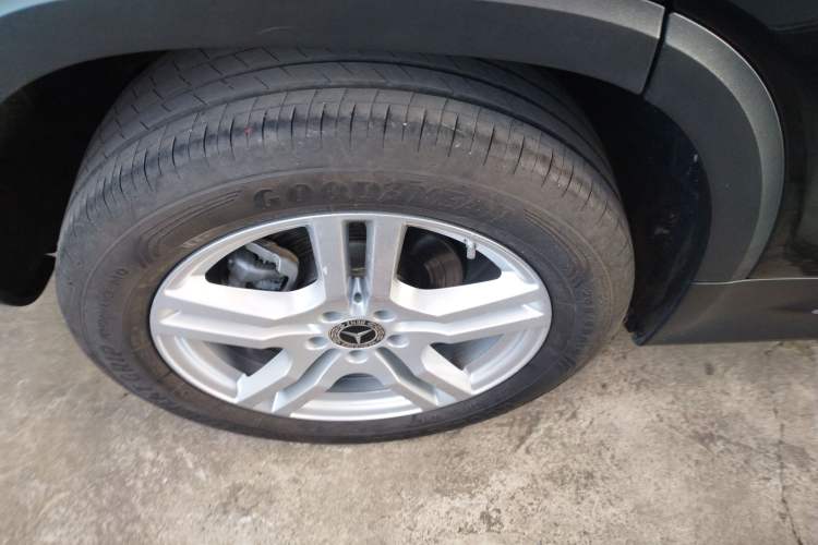 Used Mercedes-Benz GLB 2023 GLB 220 Sport Edition Right Rear Wheel Hub