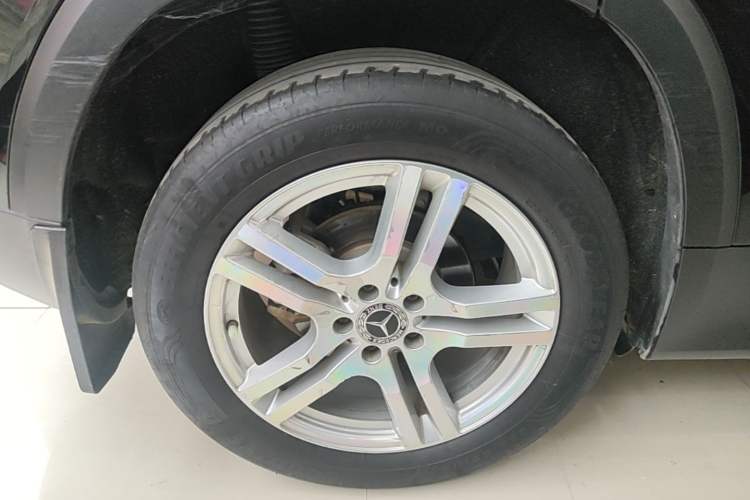 Used Mercedes-Benz GLB 2023 GLB 200 Dynamic Edition Right Rear Wheel Hub