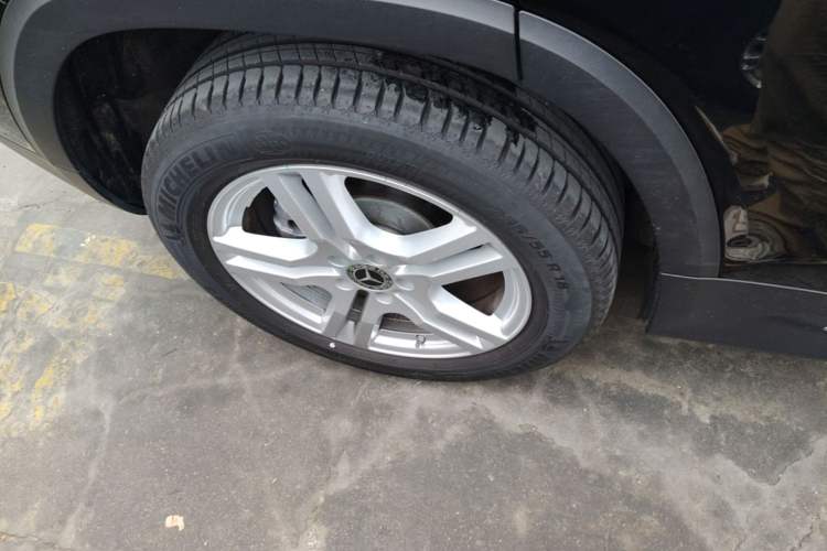 Used Mercedes-Benz GLB 2023 GLB 220 Sport Edition Right Rear Wheel Hub