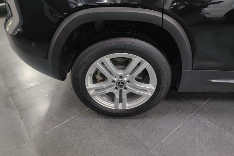 Used Mercedes-Benz GLB 2023 GLB 200 Fashion Model Right Rear Wheel Hub