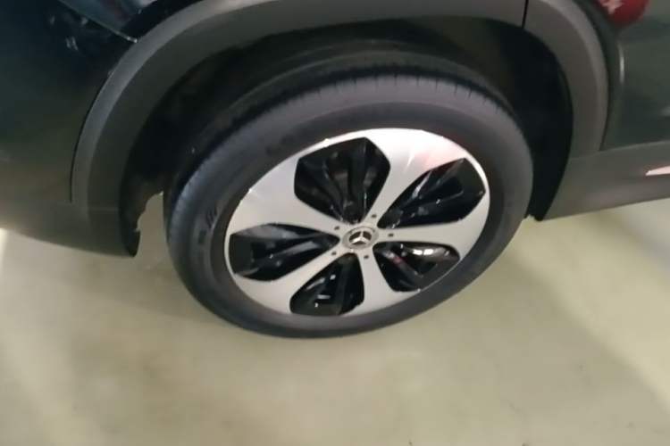 Used Mercedes-Benz GLB 2023 GLB 220 Fashion Model Right Rear Wheel Hub