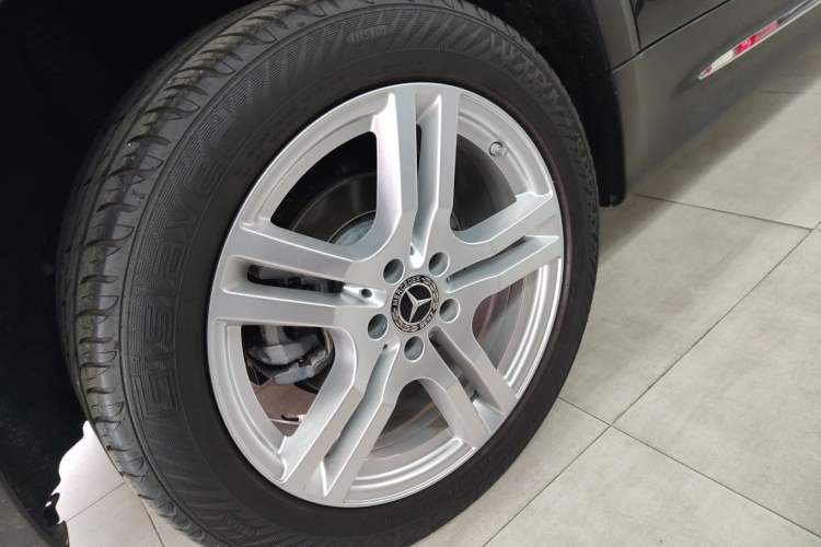 Used Mercedes-Benz GLB 2023 GLB 200 Dynamic Edition Right Rear Wheel Hub