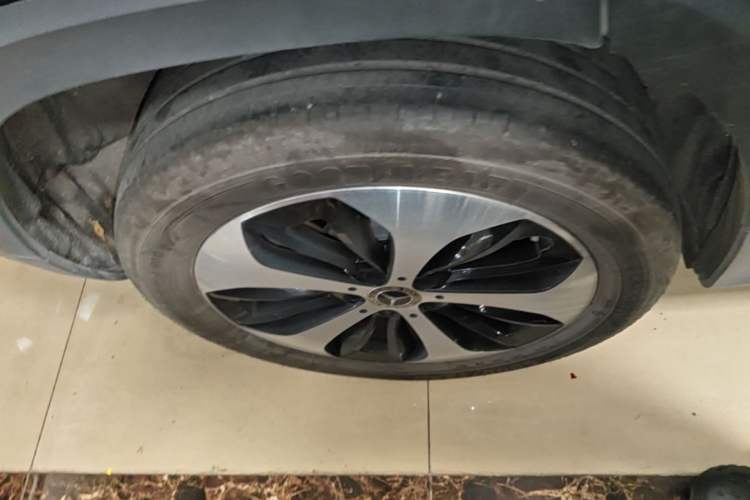 Used Mercedes-Benz GLB 2023 GLB 220 Fashion Model Right Rear Wheel Hub
