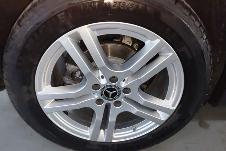 Used Mercedes-Benz GLB 2023 GLB 220 Sport Edition Right Rear Wheel Hub