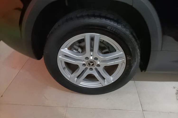 Used Mercedes-Benz GLB 2023 GLB 220 Sport Edition Right Rear Wheel Hub