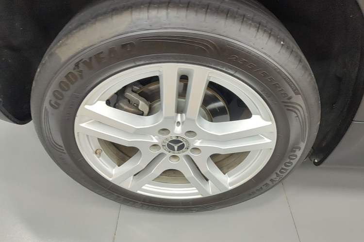 Used Mercedes-Benz GLB 2023 GLB 220 Sport Edition Right Rear Wheel Hub
