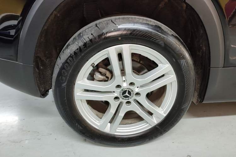 Used Mercedes-Benz GLB 2023 GLB 220 Sport Edition Right Rear Wheel Hub