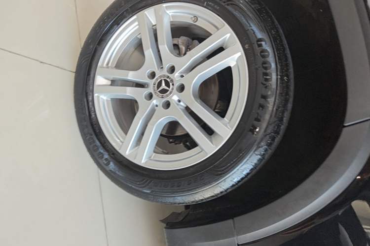 Used Mercedes-Benz GLB 2023 GLB 220 Sport Edition Right Rear Wheel Hub