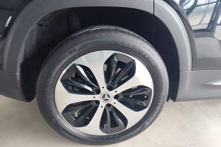 Used Mercedes-Benz GLB 2023 GLB 220 Fashion Model Right Rear Wheel Hub