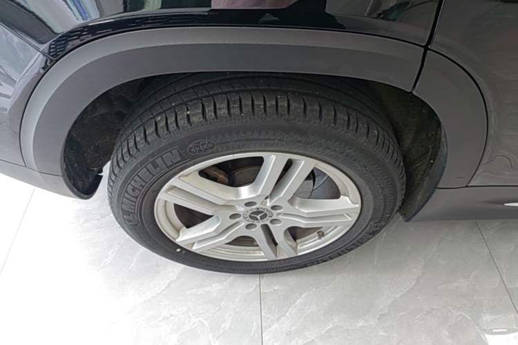 Used Mercedes-Benz GLB 2023 GLB 220 Sport Edition Right Rear Wheel Hub