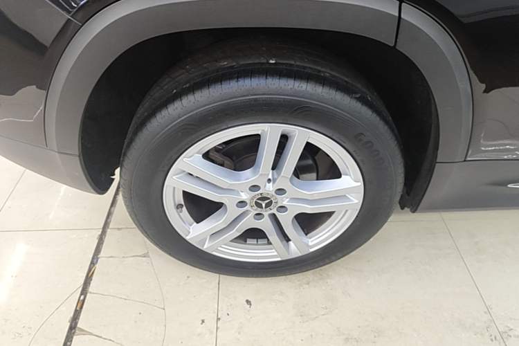 Used Mercedes-Benz GLB 2023 GLB 220 Sport Edition Right Rear Wheel Hub