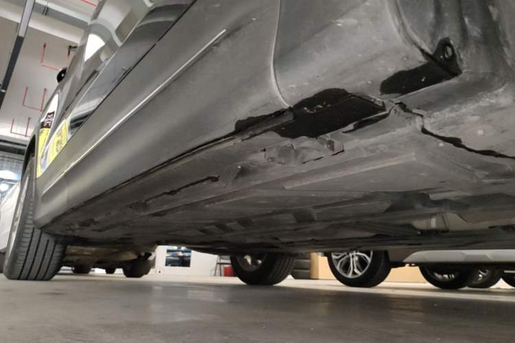 Used Mercedes-Benz GLB 2023 GLB 220 Sport Edition Right Side Sill