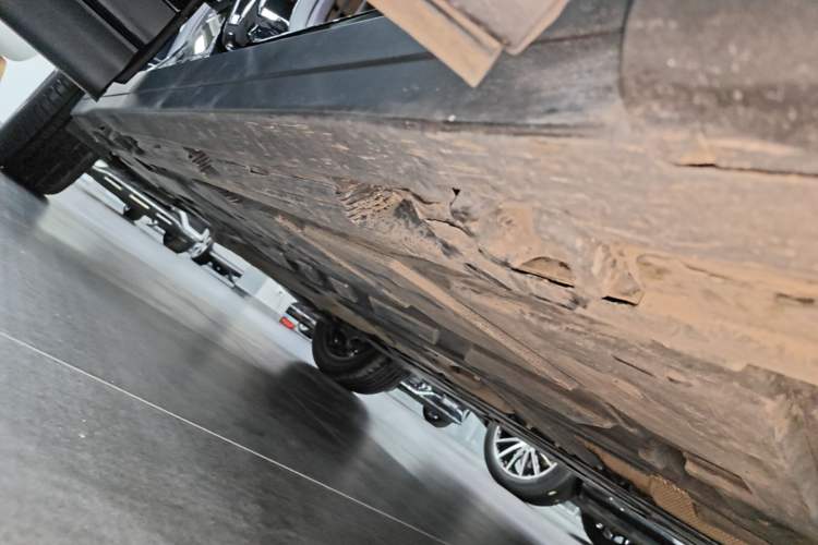 Used Mercedes-Benz GLB 2023 GLB 220 4MATIC Right Side Sill