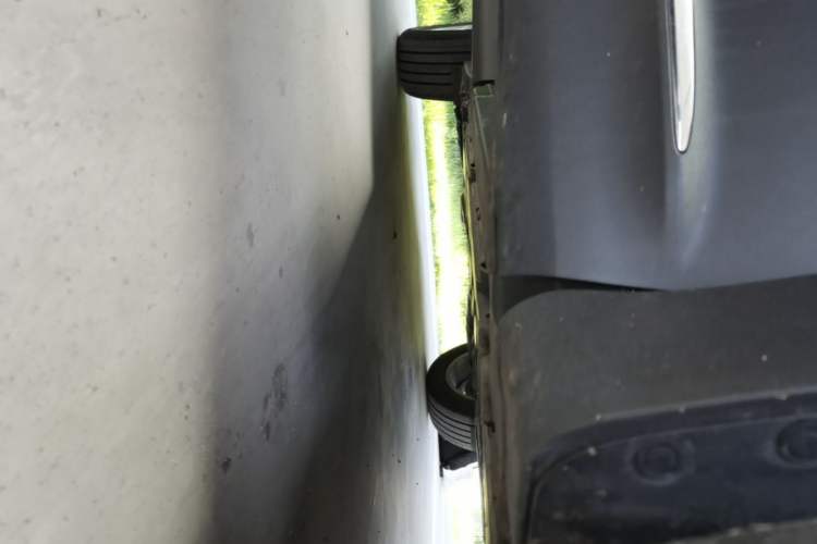 Used Mercedes-Benz GLB 2023 GLB 220 Sport Edition Right Side Sill