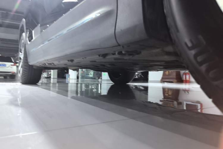 Used Mercedes-Benz GLB 2023 GLB 220 Fashion Model Right Side Sill