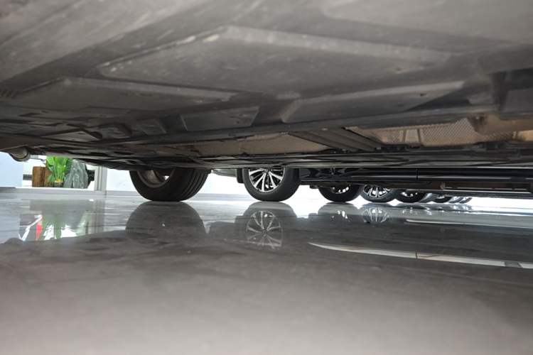 Used Mercedes-Benz GLB 2023 GLB 200 Fashion Model Right Side Sill