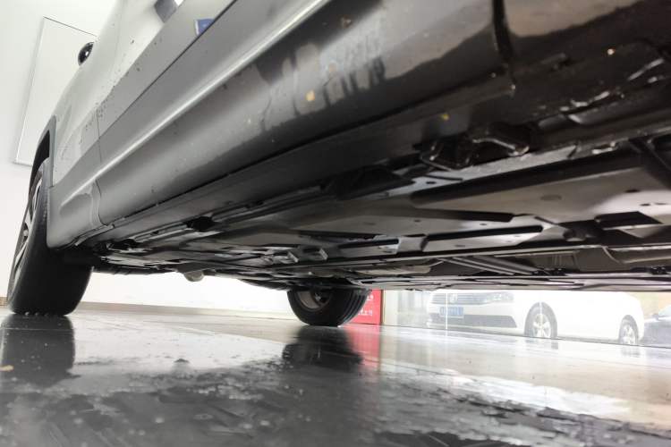 Used Mercedes-Benz GLB 2023 GLB 220 Fashion Model Right Side Sill