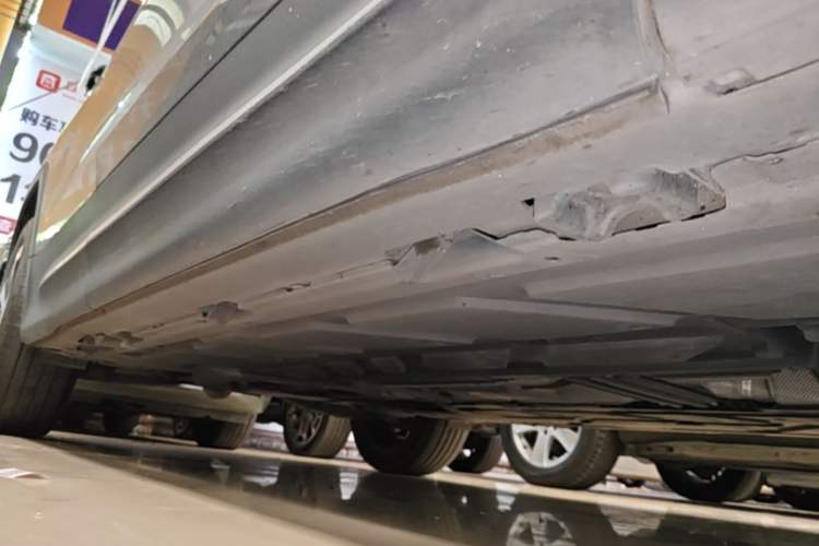 Used Mercedes-Benz GLB 2023 GLB 220 Fashion Model Right Side Sill