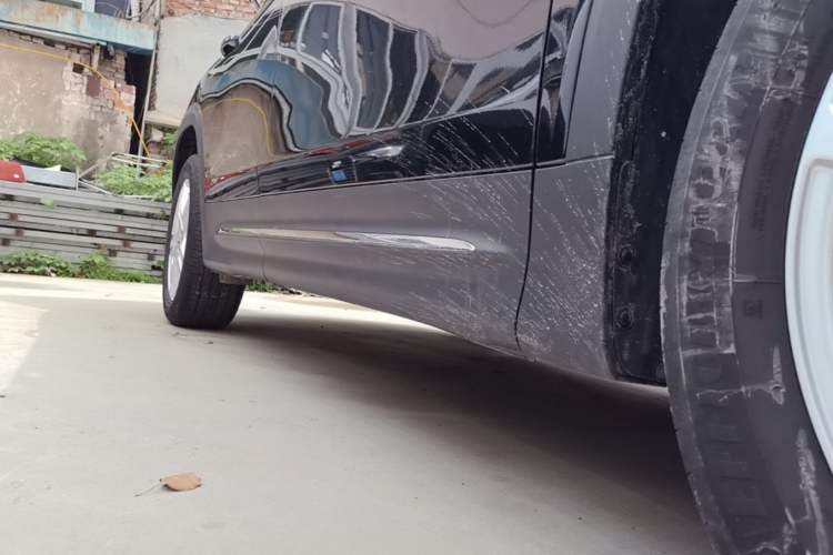 Used Mercedes-Benz GLB 2023 Refreshed GLB 200 Dynamic Edition Right Side Sill